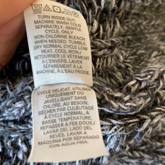 Victoria’s Secret sweater size Small - Picture 12 of 16